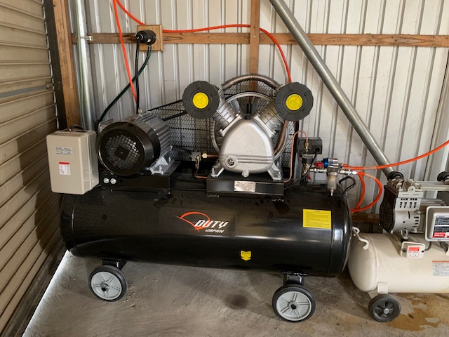 三相200V5馬力 150Lベルト式 コンプレッサー